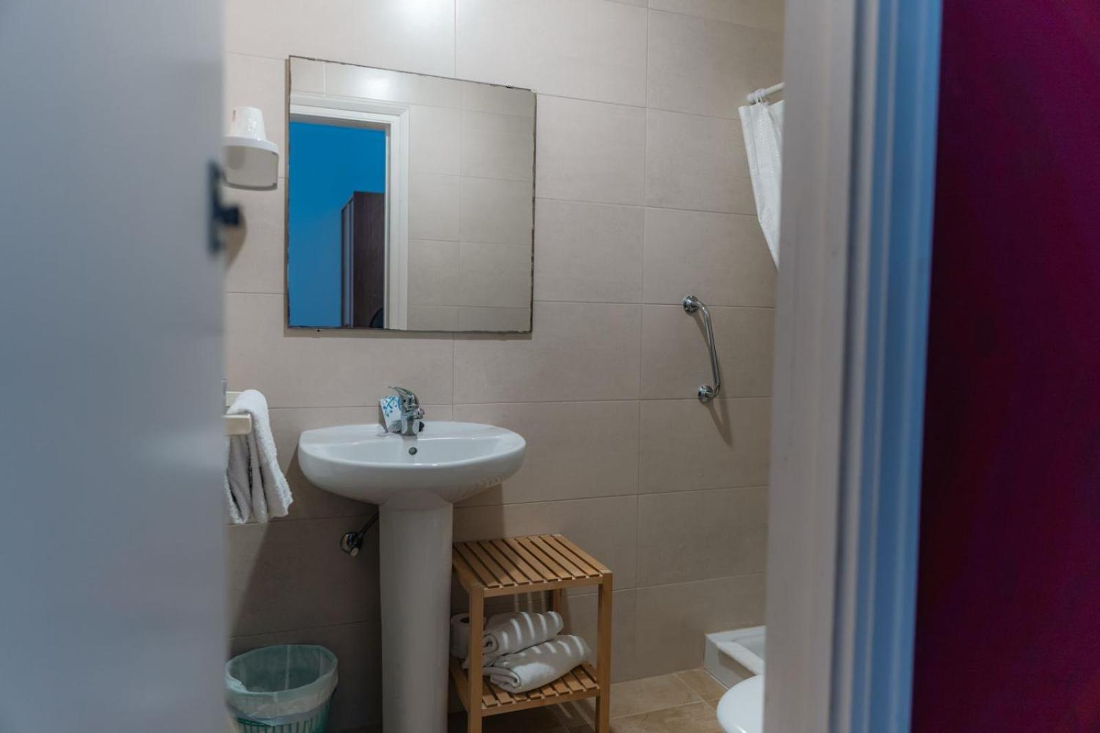 Hostal Regina Бланес Екстер'єр фото